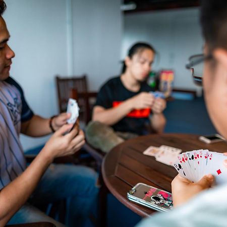 Jpod Capsule Hotel Kota Kinabalu Buitenkant foto