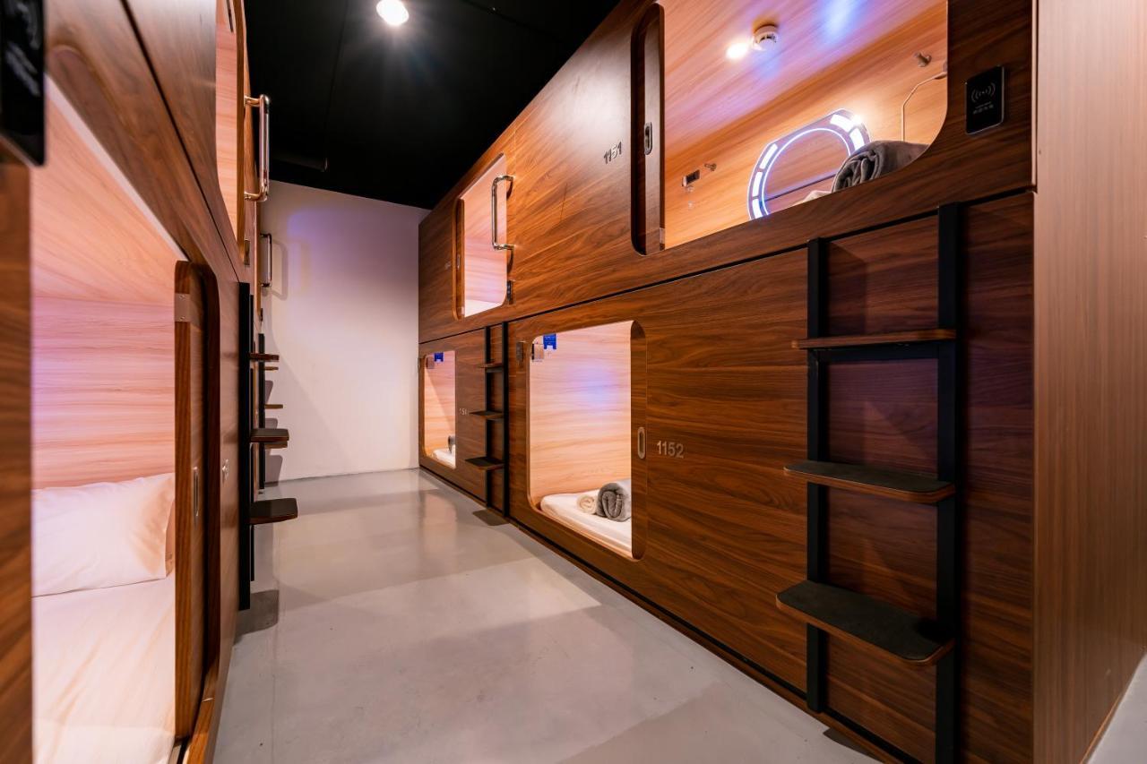 Jpod Capsule Hotel Kota Kinabalu Buitenkant foto