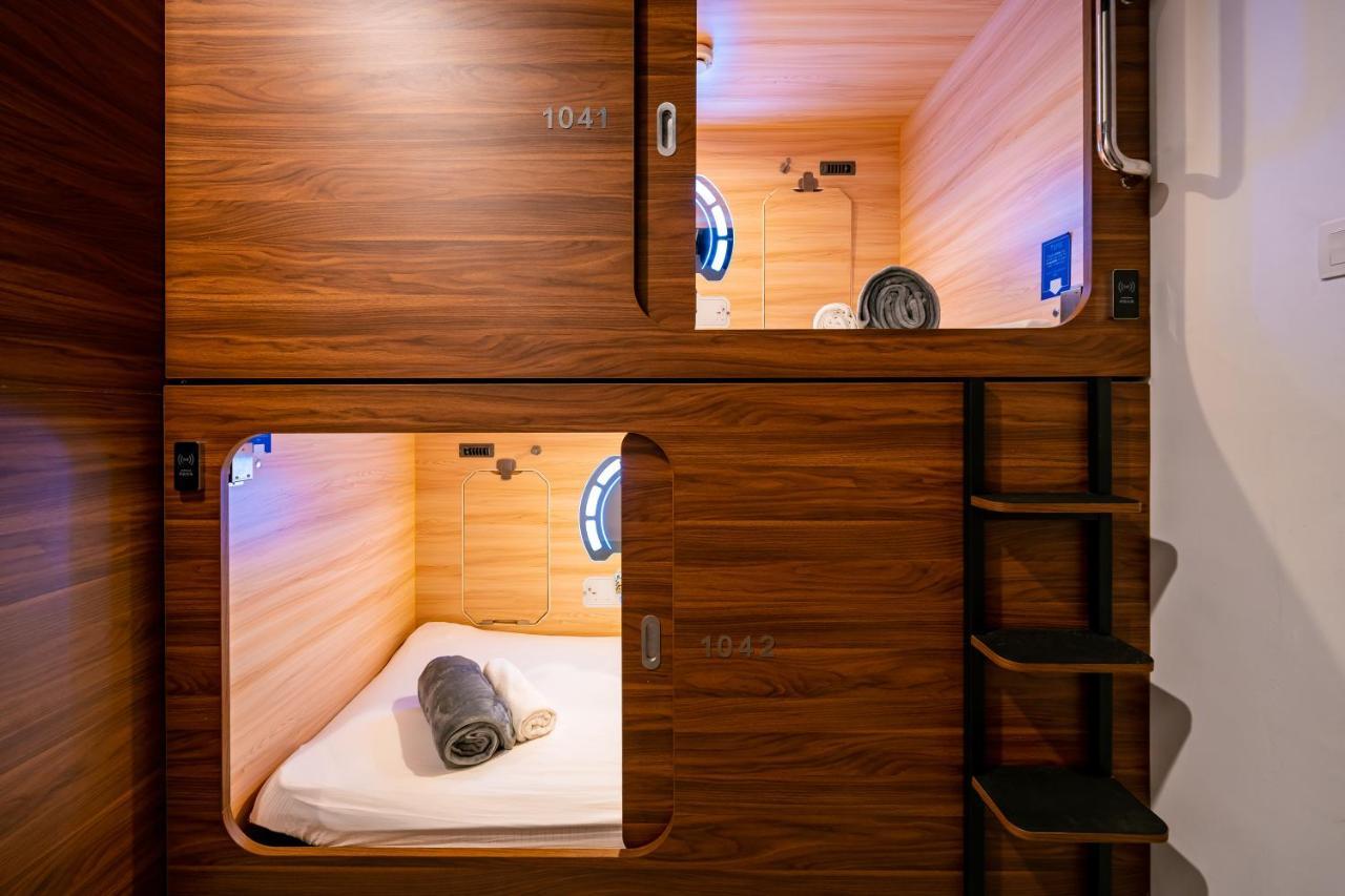 Jpod Capsule Hotel Kota Kinabalu Buitenkant foto