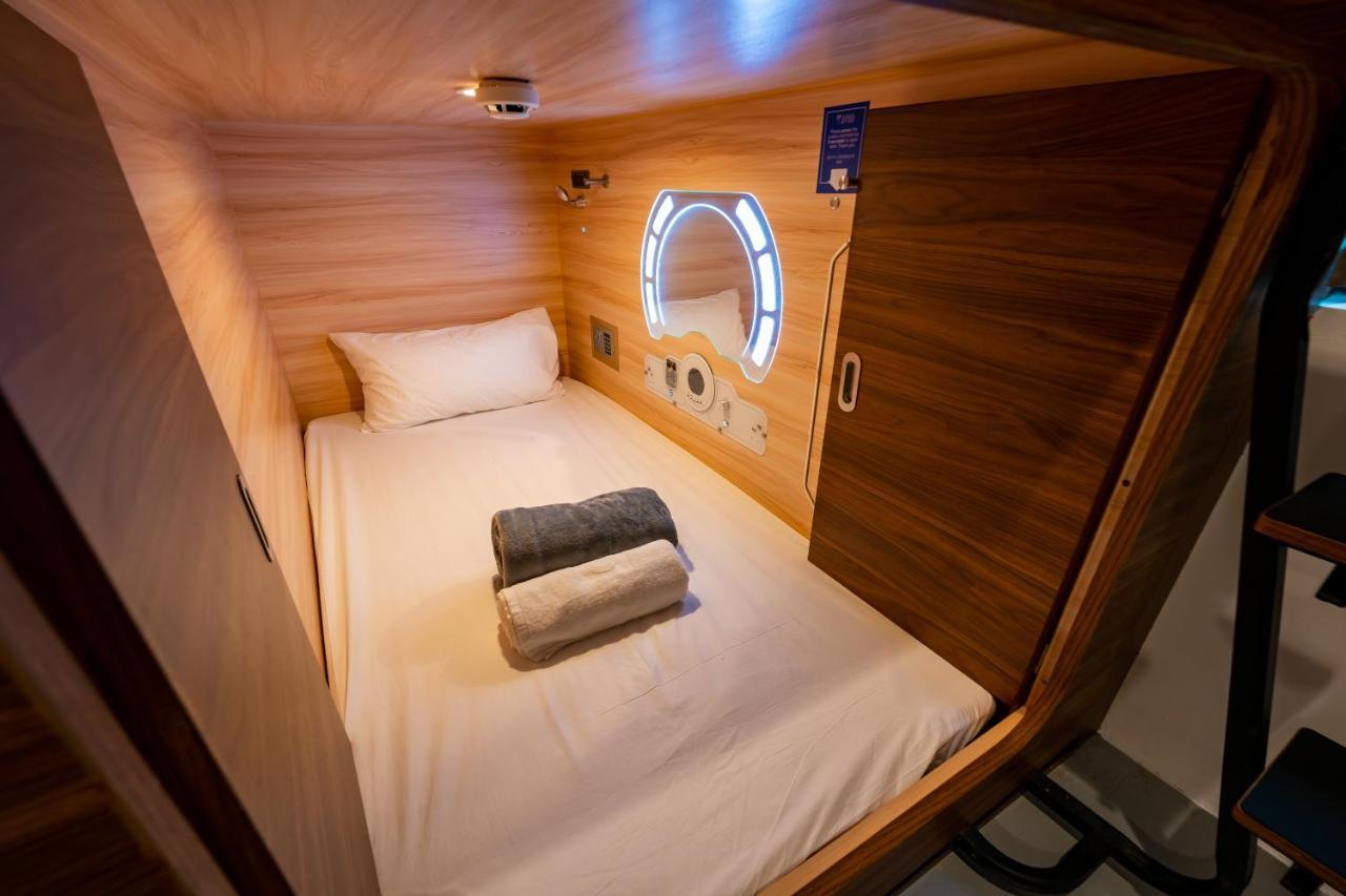 Jpod Capsule Hotel Kota Kinabalu Buitenkant foto