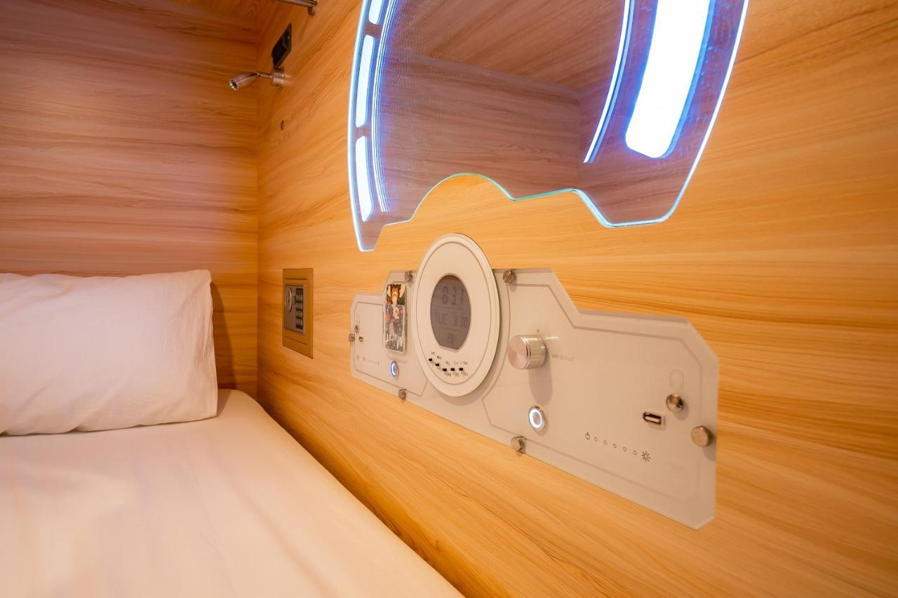 Jpod Capsule Hotel Kota Kinabalu Buitenkant foto