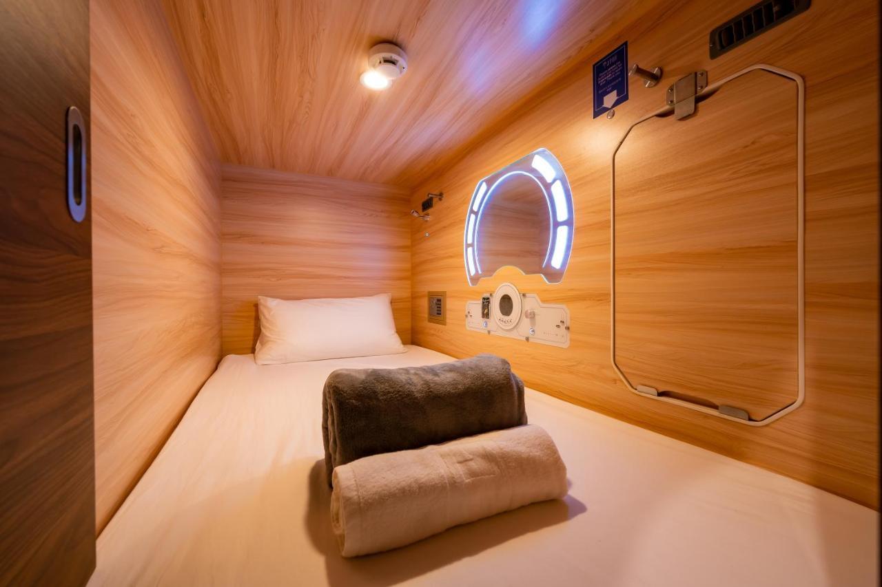 Jpod Capsule Hotel Kota Kinabalu Buitenkant foto